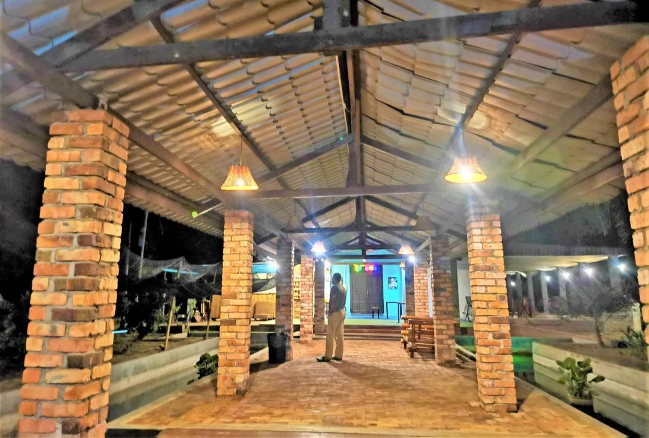 Mango'S Park Port Dickson Hotel Exterior foto
